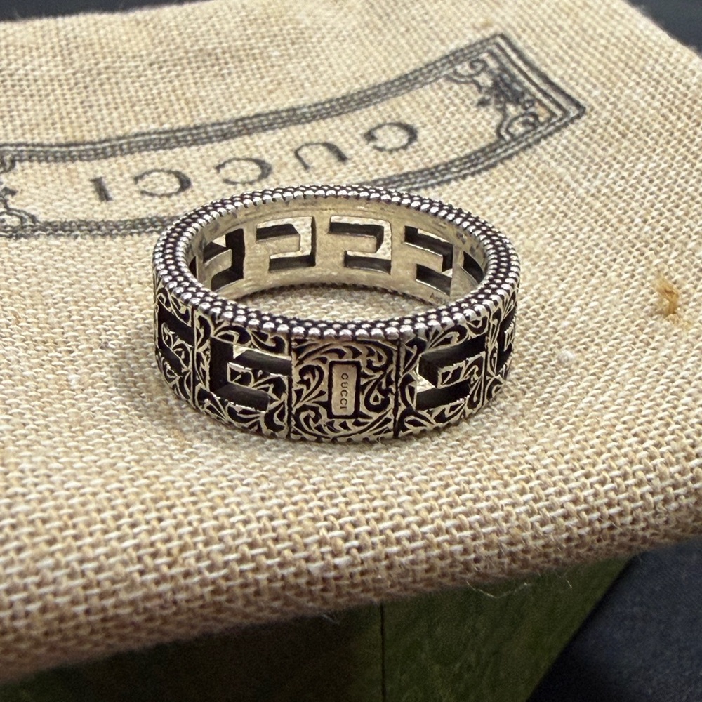 Gucci Square GG Silver Ring - Picture 2 of 9